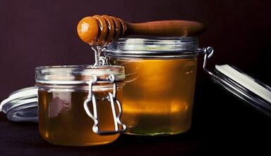 Prostatitis treatment with bee products