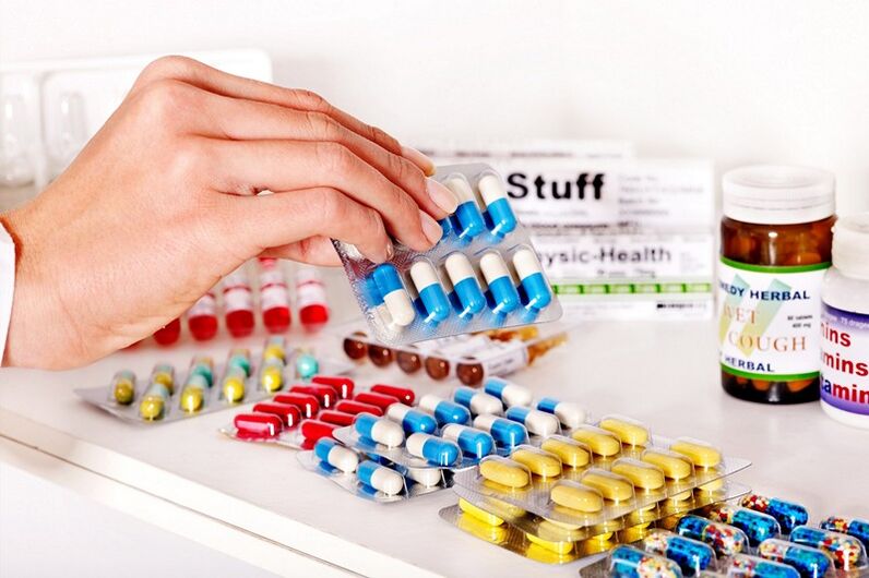 The doctor should prescribe drugs for the treatment of prostatitis